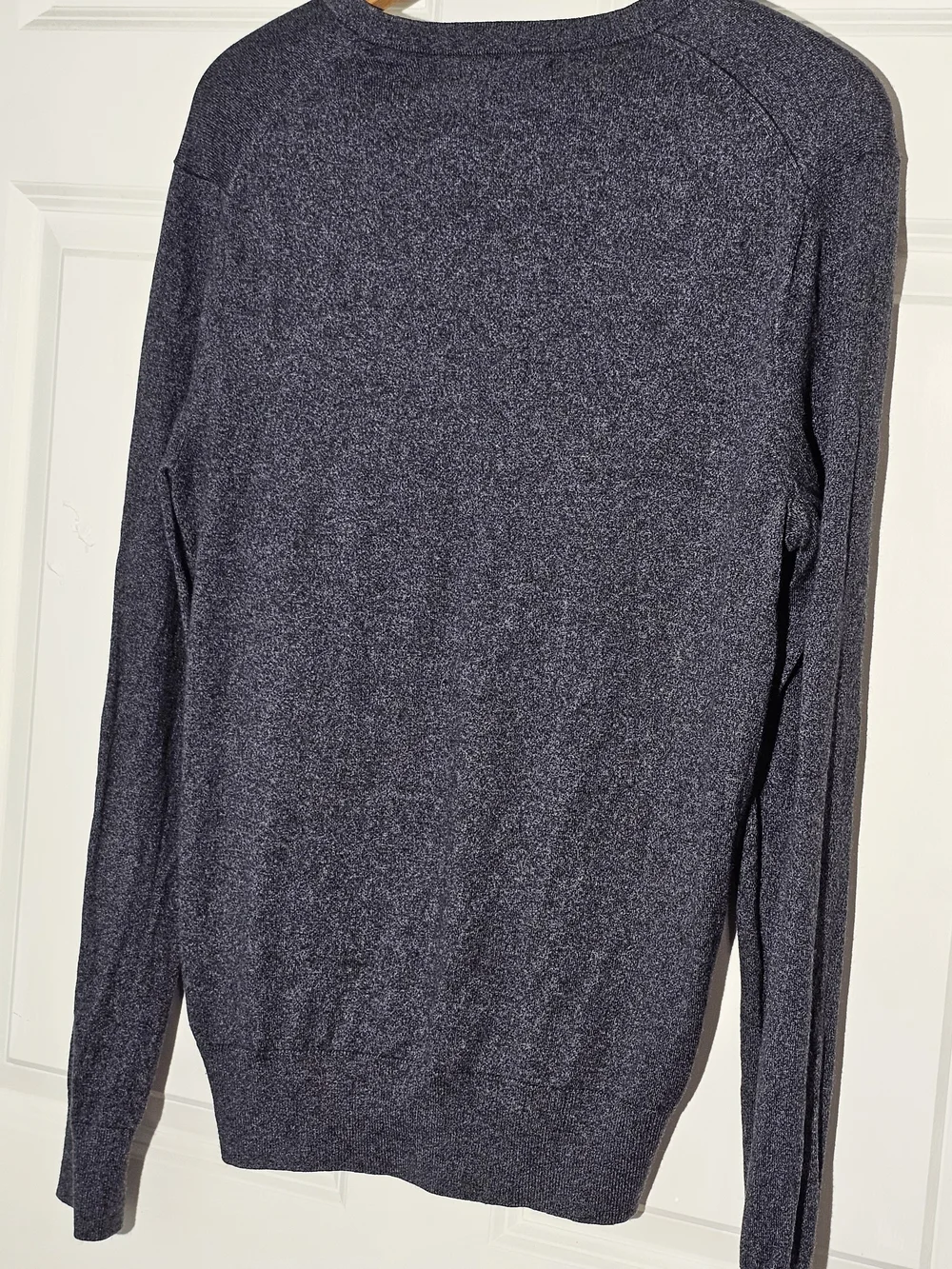 Banana Republic Luxury Blend V-Neck Sweater Men’s M Gray 75% Silk Cashmere